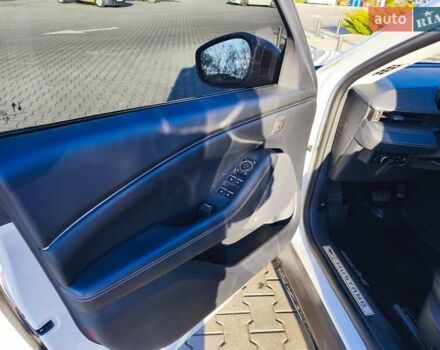 Белый Форд Mustang Mach-E, объемом двигателя 0 л и пробегом 8 тыс. км за 26900 $, фото 8 на Automoto.ua