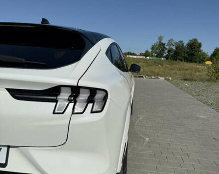 Белый Форд Mustang Mach-E, объемом двигателя 0 л и пробегом 23 тыс. км за 42700 $, фото 12 на Automoto.ua