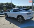 Белый Форд Mustang Mach-E, объемом двигателя 0 л и пробегом 14 тыс. км за 28350 $, фото 12 на Automoto.ua