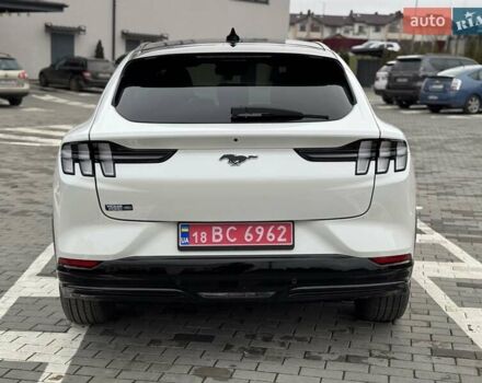 Білий Форд Mustang Mach-E, об'ємом двигуна 0 л та пробігом 34 тис. км за 29500 $, фото 5 на Automoto.ua