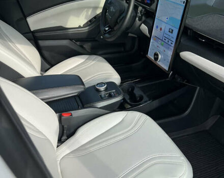 Белый Форд Mustang Mach-E, объемом двигателя 0 л и пробегом 19 тыс. км за 30900 $, фото 16 на Automoto.ua