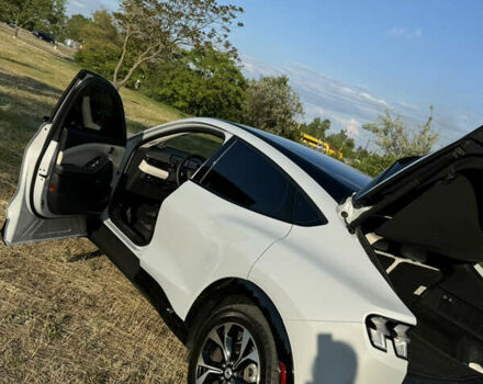 Белый Форд Mustang Mach-E, объемом двигателя 0 л и пробегом 31 тыс. км за 31000 $, фото 19 на Automoto.ua
