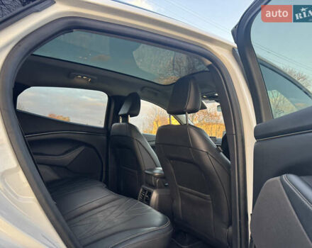 Білий Форд Mustang Mach-E, об'ємом двигуна 0 л та пробігом 39 тис. км за 25500 $, фото 6 на Automoto.ua