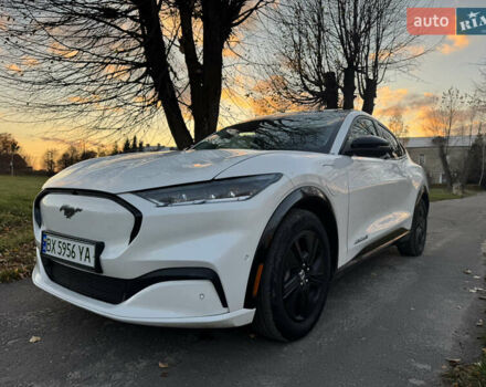 Білий Форд Mustang Mach-E, об'ємом двигуна 0 л та пробігом 39 тис. км за 25500 $, фото 12 на Automoto.ua