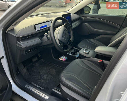 Белый Форд Mustang Mach-E, объемом двигателя 0 л и пробегом 20 тыс. км за 28800 $, фото 16 на Automoto.ua