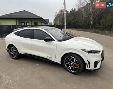Белый Форд Mustang Mach-E, объемом двигателя 0 л и пробегом 8 тыс. км за 32500 $, фото 1 на Automoto.ua