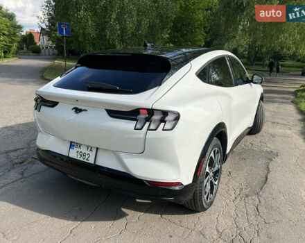 Белый Форд Mustang Mach-E, объемом двигателя 0 л и пробегом 19 тыс. км за 30900 $, фото 7 на Automoto.ua
