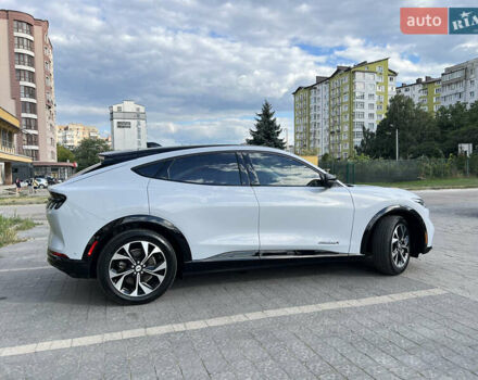 Белый Форд Mustang Mach-E, объемом двигателя 0 л и пробегом 20 тыс. км за 28800 $, фото 8 на Automoto.ua