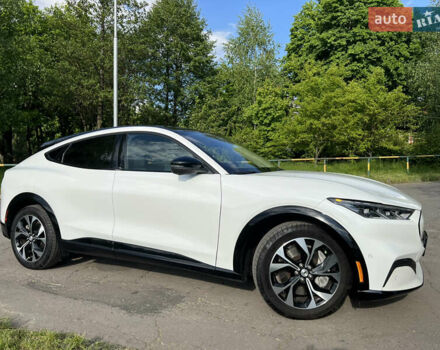Белый Форд Mustang Mach-E, объемом двигателя 0 л и пробегом 19 тыс. км за 30900 $, фото 5 на Automoto.ua