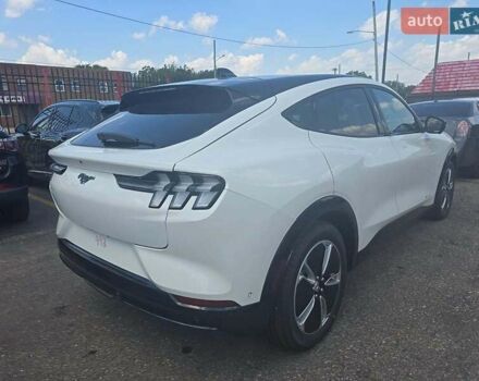Білий Форд Mustang Mach-E, об'ємом двигуна 0 л та пробігом 3 тис. км за 21000 $, фото 3 на Automoto.ua