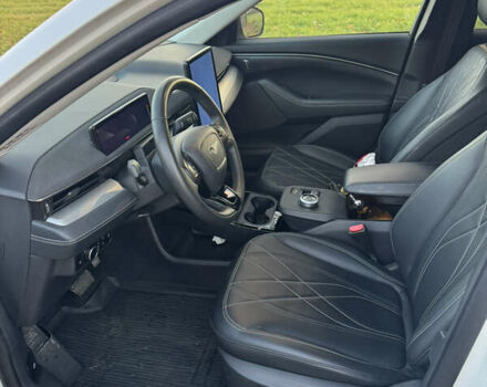 Білий Форд Mustang Mach-E, об'ємом двигуна 0 л та пробігом 39 тис. км за 25500 $, фото 11 на Automoto.ua