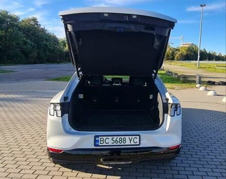 Белый Форд Mustang Mach-E, объемом двигателя 0 л и пробегом 12 тыс. км за 27000 $, фото 18 на Automoto.ua