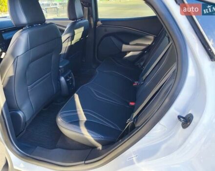 Белый Форд Mustang Mach-E, объемом двигателя 0 л и пробегом 8 тыс. км за 26900 $, фото 11 на Automoto.ua