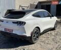 Белый Форд Mustang Mach-E, объемом двигателя 0 л и пробегом 13 тыс. км за 32000 $, фото 4 на Automoto.ua