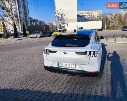 Белый Форд Mustang Mach-E, объемом двигателя 0 л и пробегом 8 тыс. км за 26900 $, фото 3 на Automoto.ua