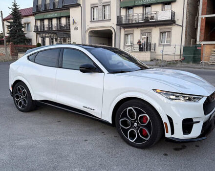 Белый Форд Mustang Mach-E, объемом двигателя 0 л и пробегом 7 тыс. км за 32000 $, фото 2 на Automoto.ua