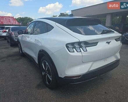 Білий Форд Mustang Mach-E, об'ємом двигуна 0 л та пробігом 3 тис. км за 21000 $, фото 2 на Automoto.ua