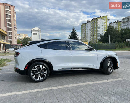 Белый Форд Mustang Mach-E, объемом двигателя 0 л и пробегом 20 тыс. км за 28800 $, фото 7 на Automoto.ua