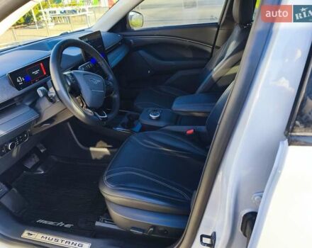 Белый Форд Mustang Mach-E, объемом двигателя 0 л и пробегом 8 тыс. км за 26900 $, фото 9 на Automoto.ua