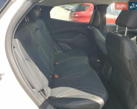 Белый Форд Mustang Mach-E, объемом двигателя 0 л и пробегом 17 тыс. км за 10200 $, фото 9 на Automoto.ua