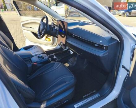 Белый Форд Mustang Mach-E, объемом двигателя 0 л и пробегом 8 тыс. км за 26900 $, фото 16 на Automoto.ua