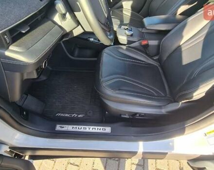 Белый Форд Mustang Mach-E, объемом двигателя 0 л и пробегом 12 тыс. км за 27000 $, фото 22 на Automoto.ua