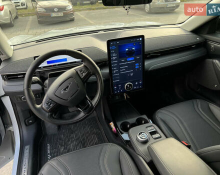 Белый Форд Mustang Mach-E, объемом двигателя 0 л и пробегом 22 тыс. км за 28500 $, фото 15 на Automoto.ua