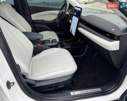 Білий Форд Mustang Mach-E, об'ємом двигуна 0 л та пробігом 34 тис. км за 29500 $, фото 23 на Automoto.ua
