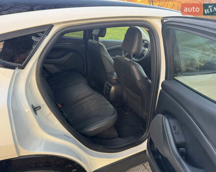 Білий Форд Mustang Mach-E, об'ємом двигуна 0 л та пробігом 39 тис. км за 25500 $, фото 5 на Automoto.ua