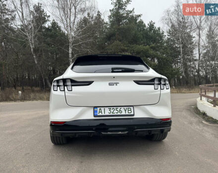Белый Форд Mustang Mach-E, объемом двигателя 0 л и пробегом 8 тыс. км за 32500 $, фото 3 на Automoto.ua