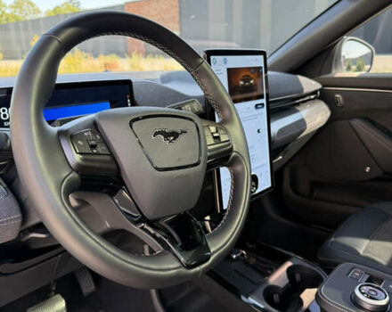 Белый Форд Mustang Mach-E, объемом двигателя 0 л и пробегом 23 тыс. км за 42700 $, фото 48 на Automoto.ua