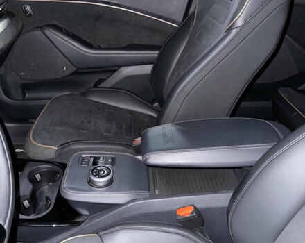 Белый Форд Mustang Mach-E, объемом двигателя 0 л и пробегом 8 тыс. км за 32500 $, фото 12 на Automoto.ua