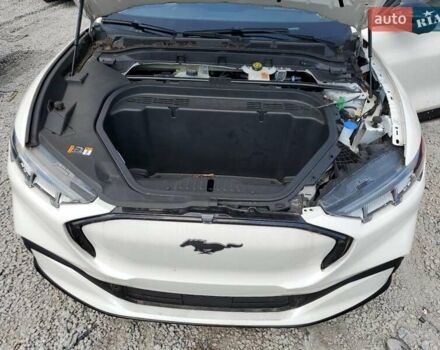 Белый Форд Mustang Mach-E, объемом двигателя 0 л и пробегом 17 тыс. км за 10200 $, фото 10 на Automoto.ua