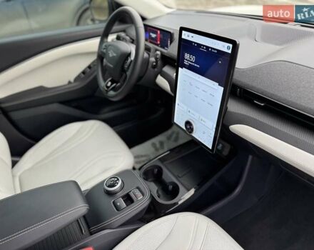 Білий Форд Mustang Mach-E, об'ємом двигуна 0 л та пробігом 34 тис. км за 29500 $, фото 25 на Automoto.ua