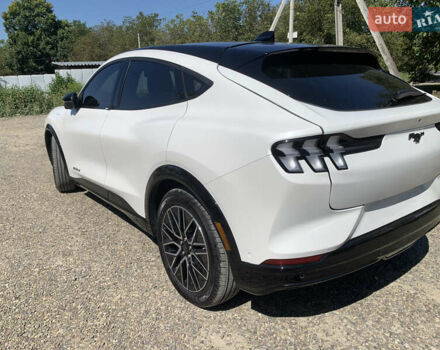 Белый Форд Mustang Mach-E, объемом двигателя 0 л и пробегом 2 тыс. км за 29000 $, фото 6 на Automoto.ua