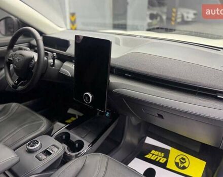 Белый Форд Mustang Mach-E, объемом двигателя 0 л и пробегом 2 тыс. км за 28000 $, фото 12 на Automoto.ua