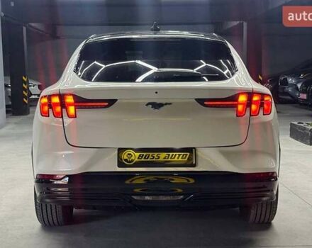 Белый Форд Mustang Mach-E, объемом двигателя 0 л и пробегом 2 тыс. км за 28000 $, фото 4 на Automoto.ua