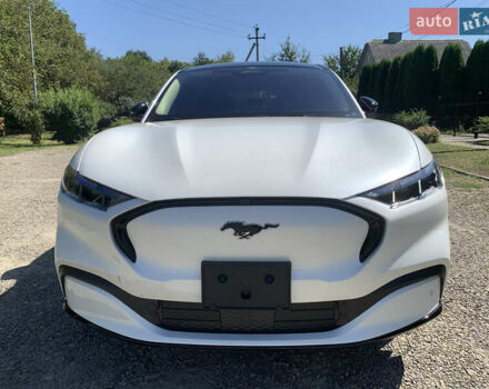 Белый Форд Mustang Mach-E, объемом двигателя 0 л и пробегом 2 тыс. км за 29000 $, фото 1 на Automoto.ua
