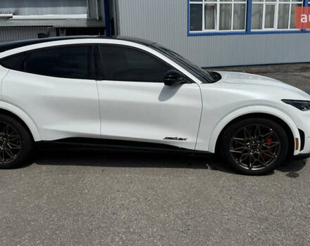 Білий Форд Mustang Mach-E, об'ємом двигуна 0 л та пробігом 6 тис. км за 36500 $, фото 4 на Automoto.ua