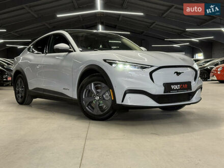 Белый Форд Mustang Mach-E, объемом двигателя 0 л и пробегом 228 тыс. км за 19900 $, фото 1 на Automoto.ua