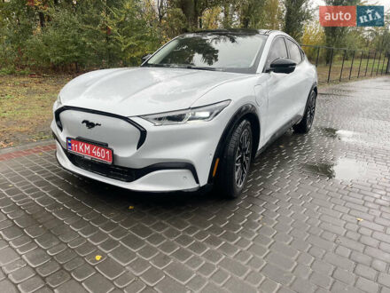 Форд Mustang Mach-E 2021 в Кременчуге на Automoto.ua Белый Форд Mustang Mach-E, объемом двигателя 0 л и пробегом 120 тыс. км за 28000 $, фото 1 на Automoto.ua