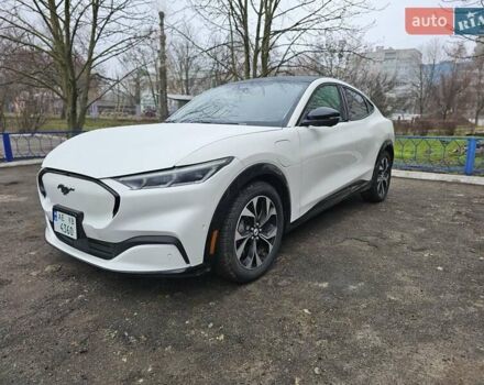 Белый Форд Mustang Mach-E, объемом двигателя 0 л и пробегом 128 тыс. км за 23700 $, фото 1 на Automoto.ua