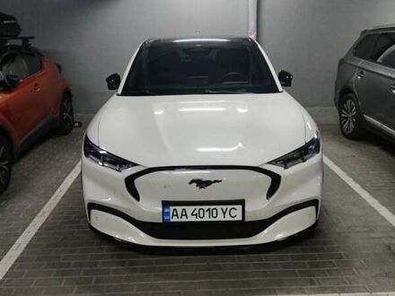 Белый Форд Mustang Mach-E, объемом двигателя 0 л и пробегом 42 тыс. км за 32500 $, фото 1 на Automoto.ua