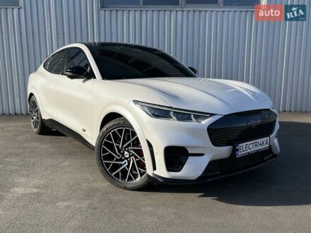 Форд Mustang Mach-E 2022 в Днепре (Днепропетровске) на Automoto.ua Белый Форд Mustang Mach-E, объемом двигателя 0 л и пробегом 7 тыс. км за 39900 $, фото 1 на Automoto.ua