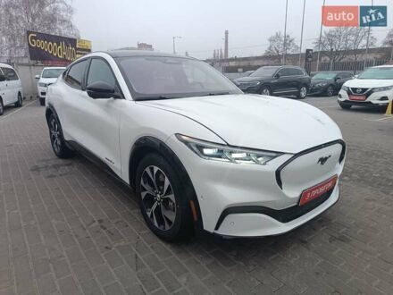 Форд Mustang Mach-E 2022 в Полтаве на Automoto.ua Белый Форд Mustang Mach-E, объемом двигателя 0 л и пробегом 37 тыс. км за 28900 $, фото 1 на Automoto.ua