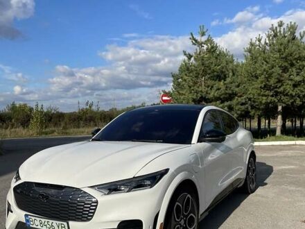 Белый Форд Mustang Mach-E, объемом двигателя 0 л и пробегом 39 тыс. км за 32500 $, фото 1 на Automoto.ua