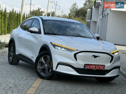 Белый Форд Mustang Mach-E, объемом двигателя 0 л и пробегом 57 тыс. км за 23600 $, фото 1 на Automoto.ua