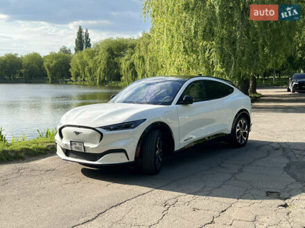 Форд Mustang Mach-E 2023 в Ровно на Automoto.ua Белый Форд Mustang Mach-E, объемом двигателя 0 л и пробегом 19 тыс. км за 32200 $, фото 1 на Automoto.ua