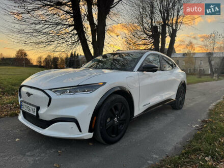 Форд Mustang Mach-E 2023 в Изяслве на Automoto.ua Белый Форд Mustang Mach-E, объемом двигателя 0 л и пробегом 39 тыс. км за 25500 $, фото 1 на Automoto.ua