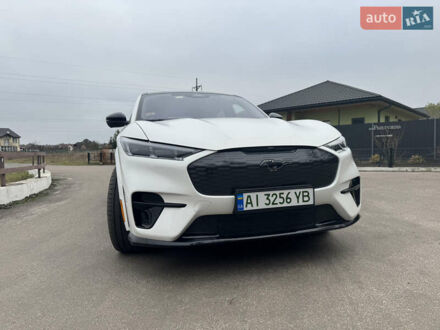 Белый Форд Mustang Mach-E, объемом двигателя 0 л и пробегом 8 тыс. км за 32500 $, фото 1 на Automoto.ua